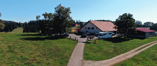Les Petites Fauconnières – Alpbeizli, Aussenansicht